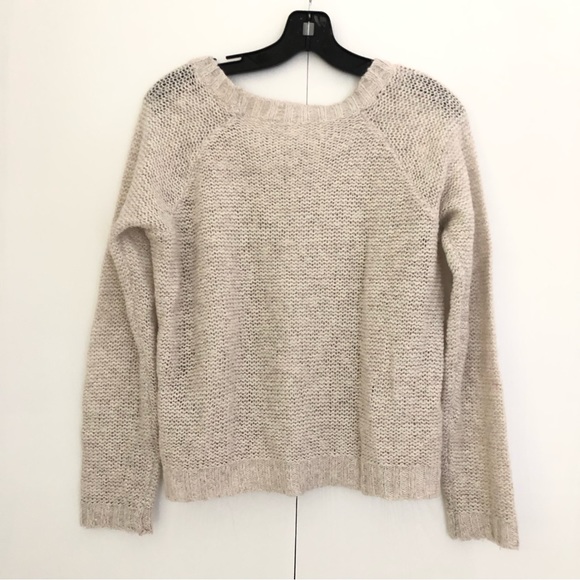 Beautiful light weight knit oatmeal color sweater different pattern knitted - Picture 3 of 7